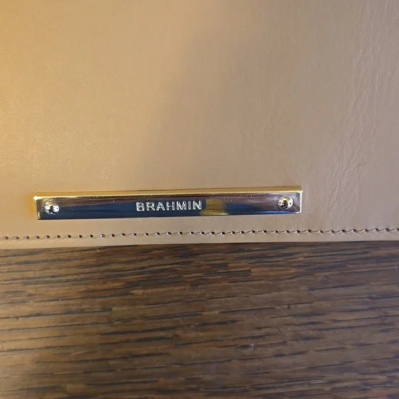 Brahmin Ady Wallet In Creme Talitha Leather NWOT - Picture 2 of 16